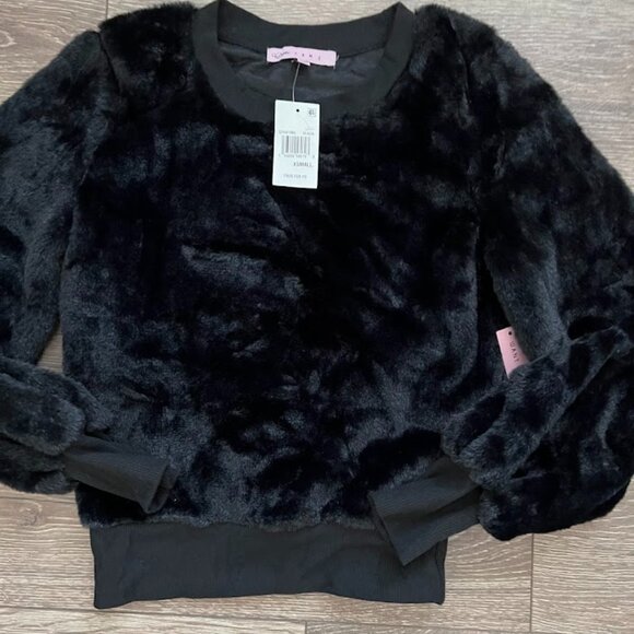 NWT Crave Fame Black Faux Fur Long Sleeve Pullover Sweater Size XS NEW - Picture 1 of 9